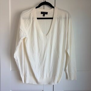 Banana Republic Cream V-Neck Sweater | L